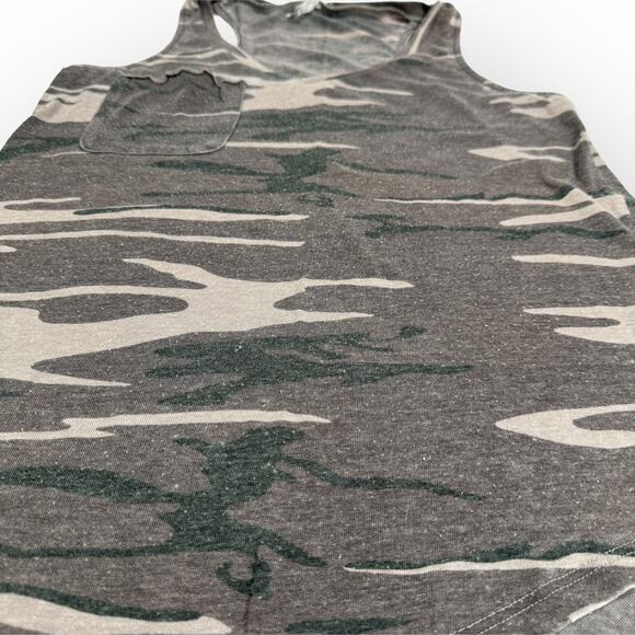 2 Tops Z Supply (M) Camo Pocket Tee & Pocket Tank Camouflage Green Grey - Picture 7 of 10